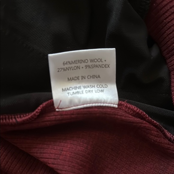 NWOT Woolx Quinn Quarter-Zip Top Cranberry S! - Picture 5 of 5